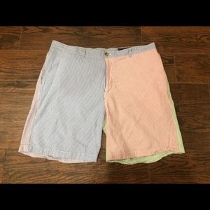 Vineyard Vines Shorts, size 40